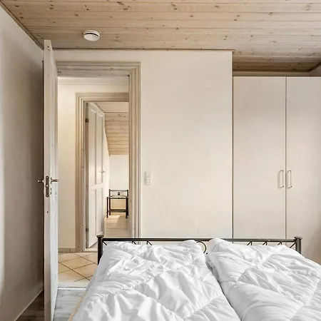 Holiday home In Vaeggerlose With Sauna